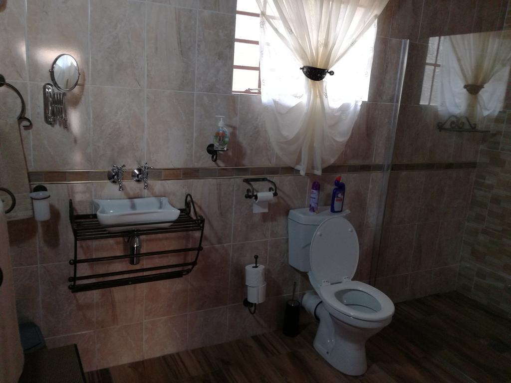 All Over Africa Guest House كمبتون بارك المظهر الخارجي الصورة