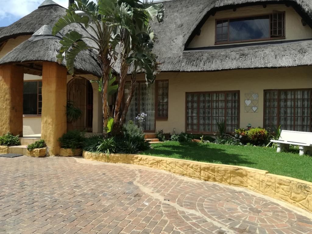 All Over Africa Guest House كمبتون بارك المظهر الخارجي الصورة