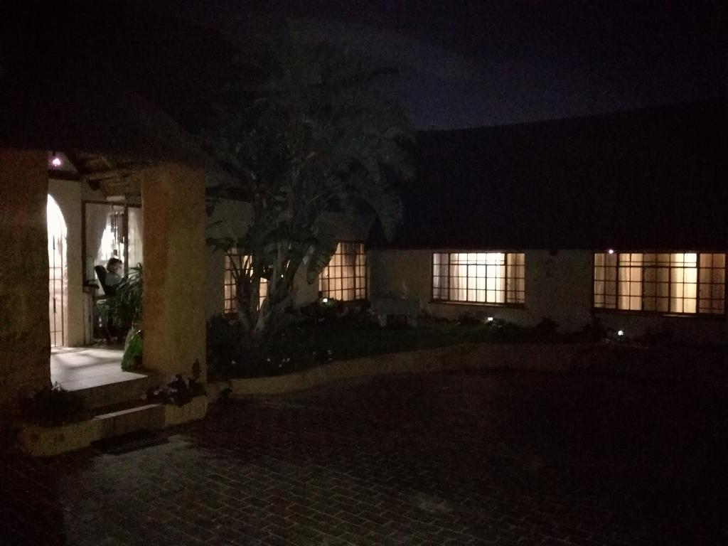 All Over Africa Guest House كمبتون بارك المظهر الخارجي الصورة