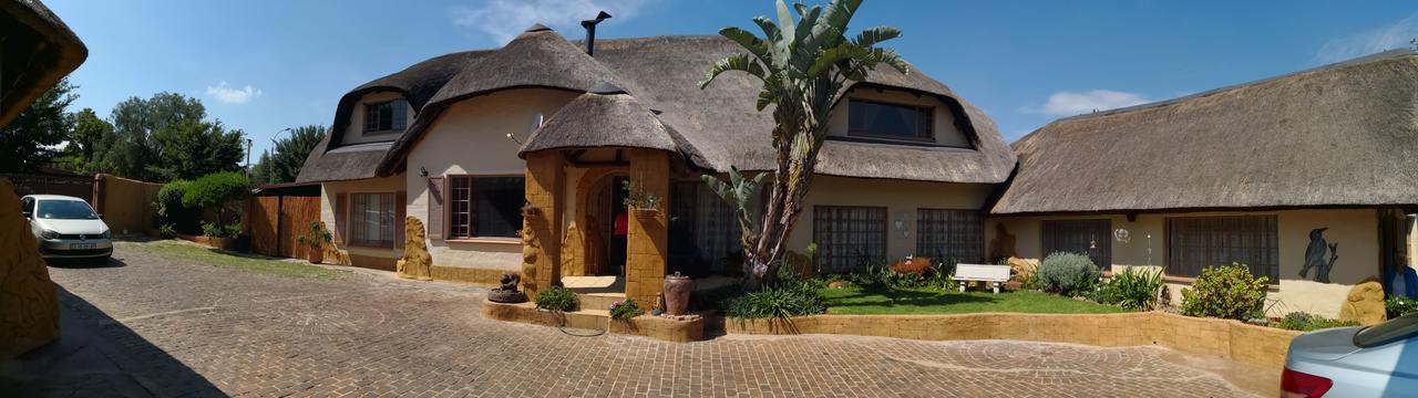 All Over Africa Guest House كمبتون بارك المظهر الخارجي الصورة