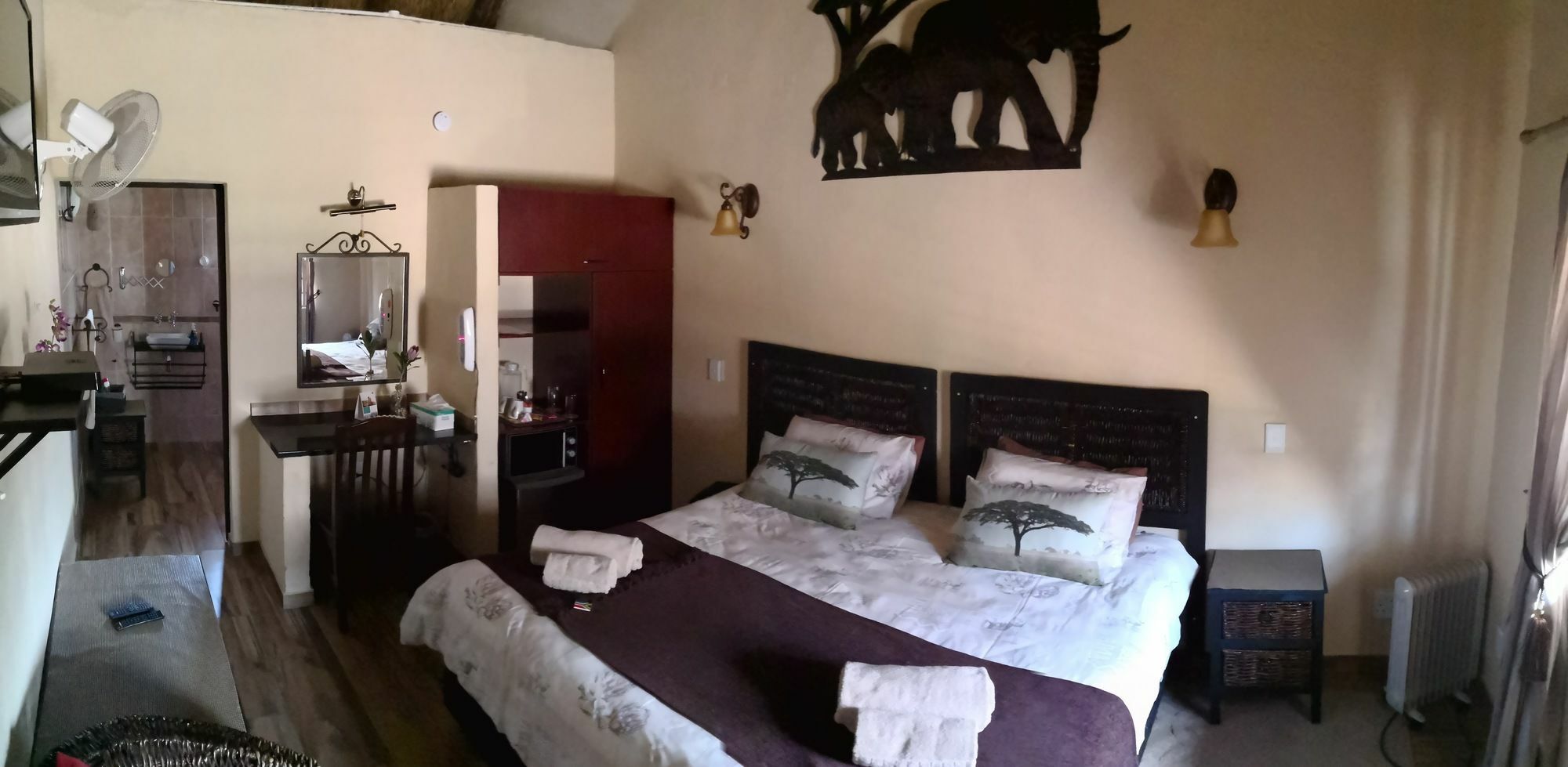 All Over Africa Guest House كمبتون بارك المظهر الخارجي الصورة