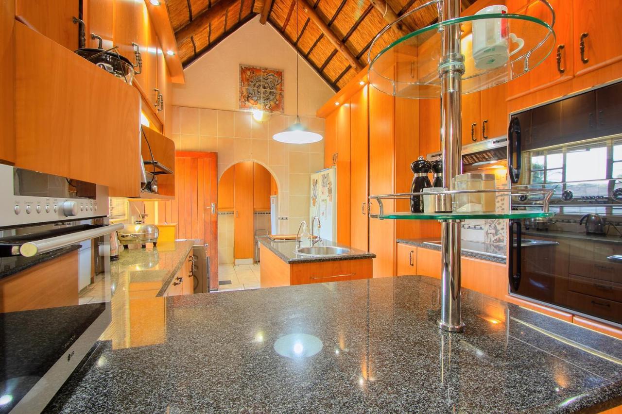 All Over Africa Guest House كمبتون بارك المظهر الخارجي الصورة